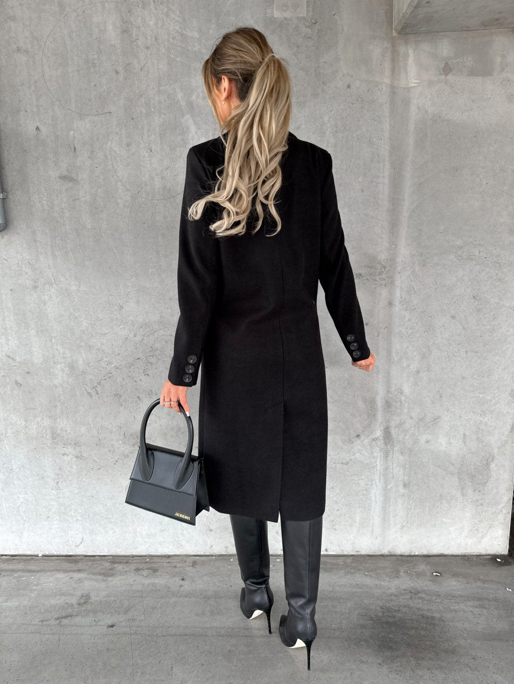 Alma - Elegant Classic Coat