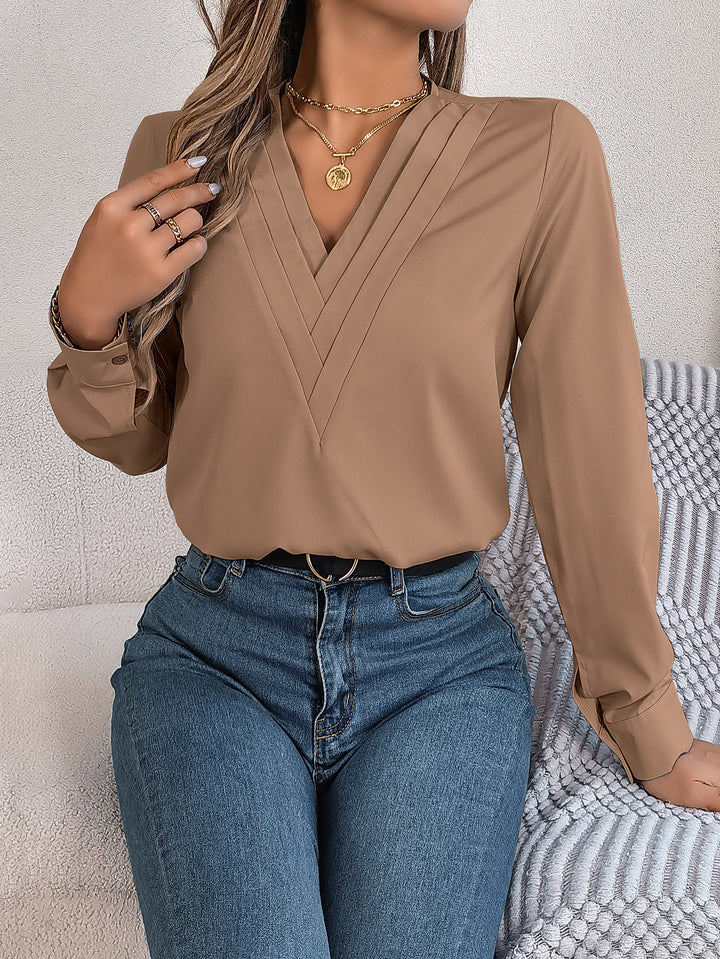 Lizzy – The Elegant V-Neck Blouse